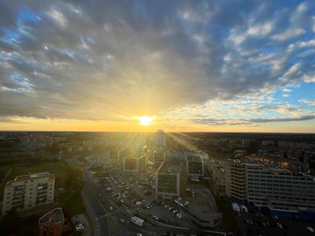 Elegante Bilocale Torre Pontina Lägenhet Latina Exteriör bild